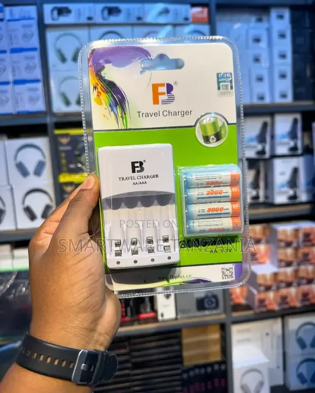 Charger With Rechargeable Aa Batteries (3000mah, 4 Pieces)